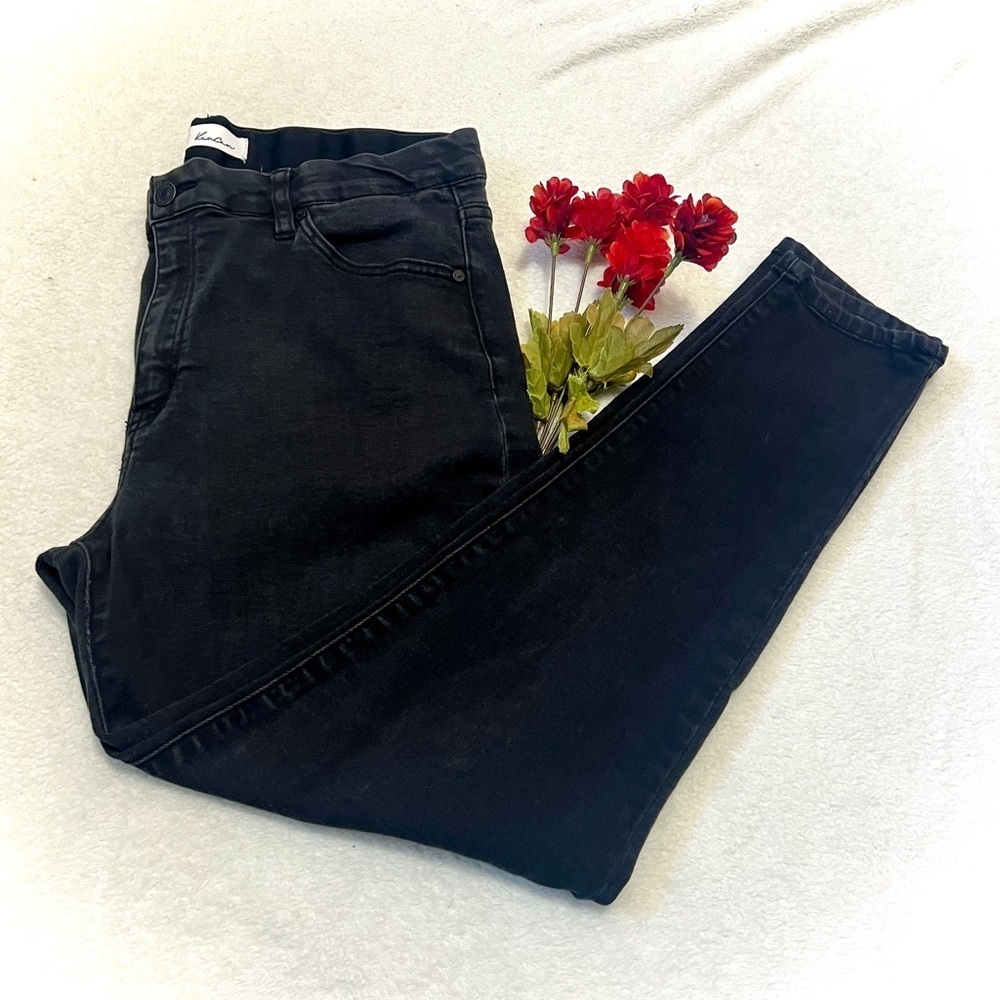 KanCan Classic Black Skinny Jeans - Size 15/31
